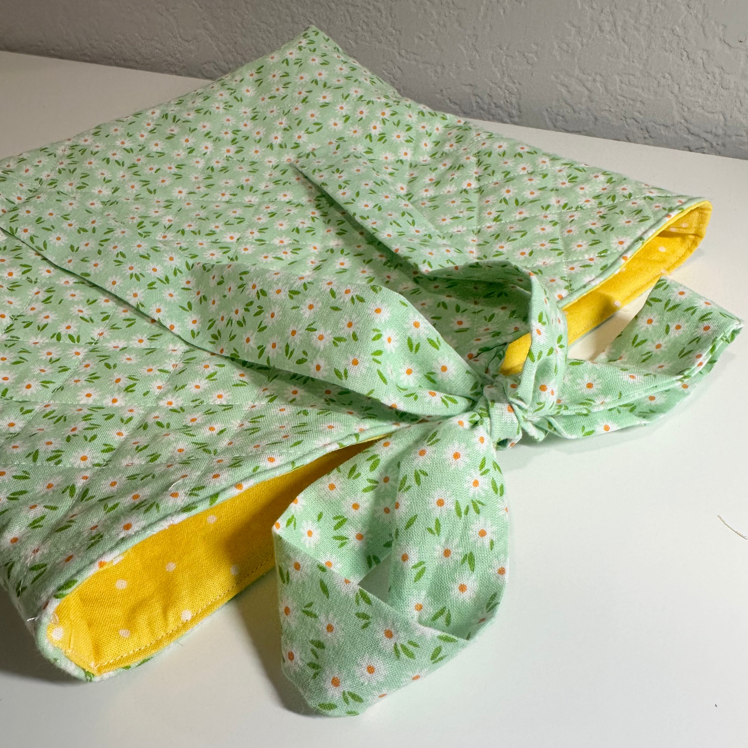 Green Floral Cotton Quilted Bible Cozy with Tie thumbnail 2